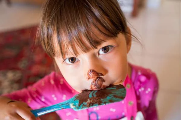 GULA - MENINA, CRIANÇA, CHOCOLATE, AÇÚCAR, DESEJO, VONTADE, FRAQUEZA, OBESIDADE, GORDURA, DIABETES, GLICOSE, BOLO, RECEITAS, SAÚDE, VEGETAIS, BALA, VERDURAS, CARBOIDRATOS, PROTEÍNA, MINDFULNESS, MEDITAÇÃO, CONSCIÊNCIA, PRAZER, PALADAR, PAPILAS, BOCA, DIGESTÃO, FOME, SACIEDADE, JEJUM